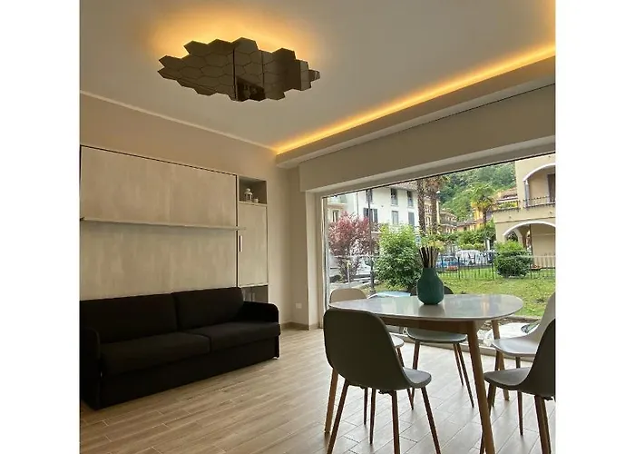 Lovingstresa In The Heart Of The Town * 스트레사