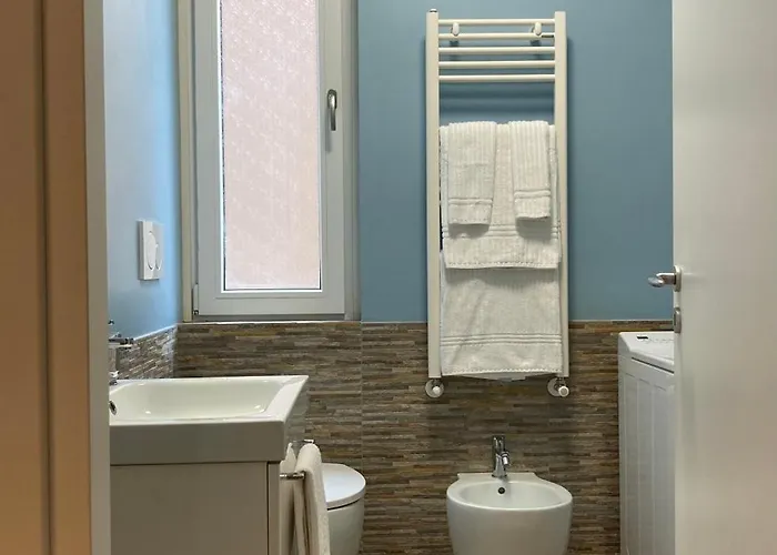 Lovingstresa In The Heart Of The Town 스트레사