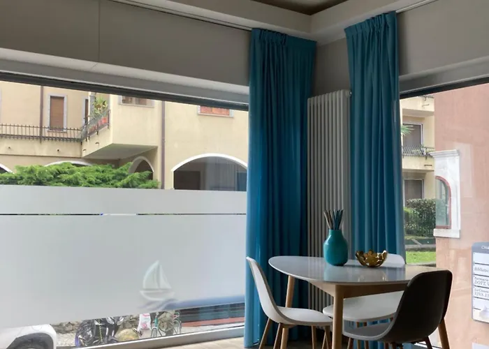 Lovingstresa In The Heart Of The Town 아파트 *