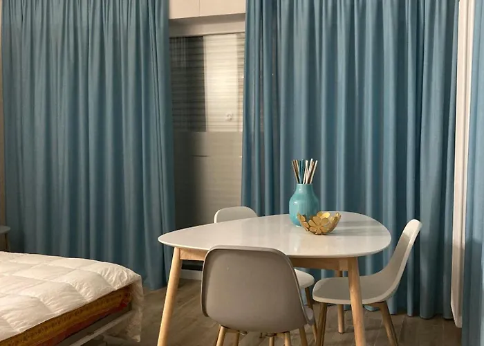 Lovingstresa In The Heart Of The Town 스트레사